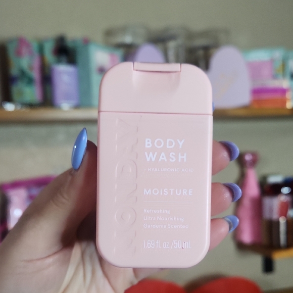 MONDAY Pink Body Wash with Hyaluronic Acid - Picture 2 of 2